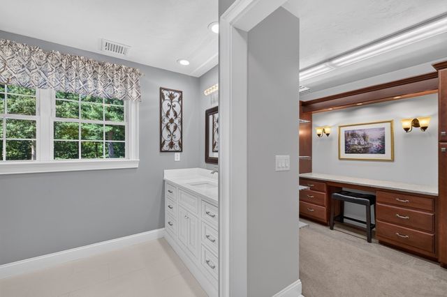 394 Purchase St, Easton, MA 02334