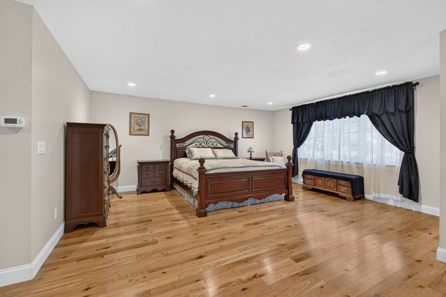394 Purchase St, Easton, MA 02334