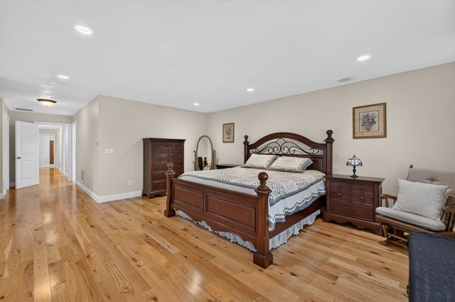 394 Purchase St, Easton, MA 02334