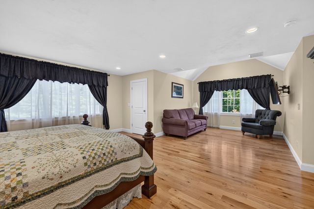 394 Purchase St, Easton, MA 02334