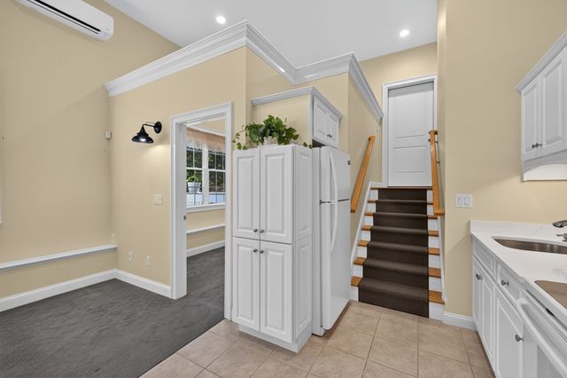 394 Purchase St, Easton, MA 02334