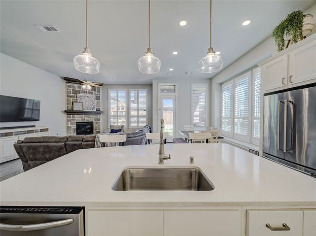 1638 Snowdrop Drive, Celina, TX 75078