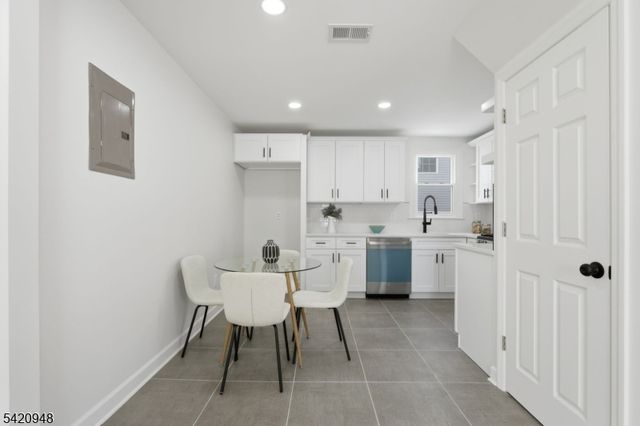 57 N Auten Ave, Somerville Boro, NJ 08876