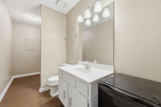 1204 Rockbridge Road, Lexington, KY 40515