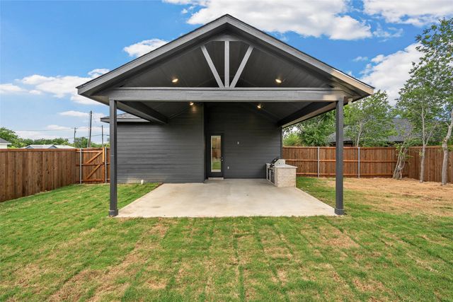 109 Sycamore Street, Hillsboro, TX 76645