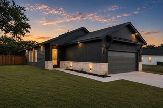 109 Sycamore Street, Hillsboro, TX 76645