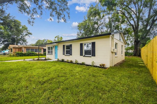 8014 SANE PLACE, Tampa, FL 33610