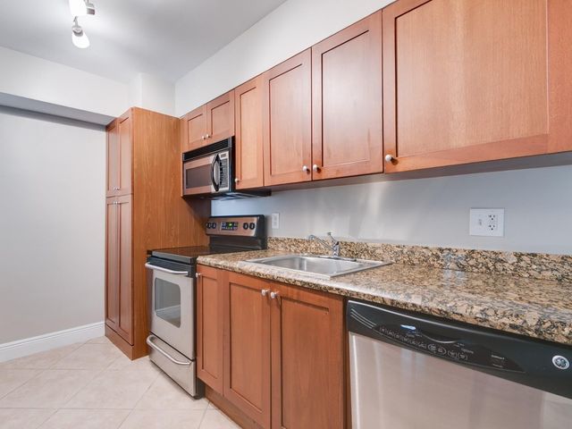 4001 NE 21st Avenue 207, Fort Lauderdale, FL 33308