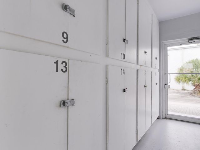 4001 NE 21st Avenue 207, Fort Lauderdale, FL 33308