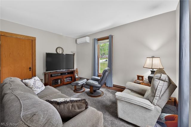1933 W High Street, Orrville, OH 44667