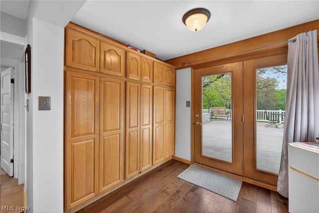 1933 W High Street, Orrville, OH 44667