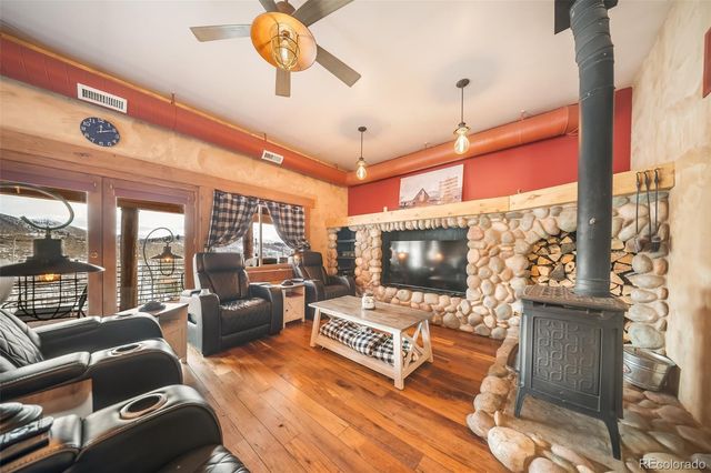 442 GCR 2414, Kremmling, CO 80459