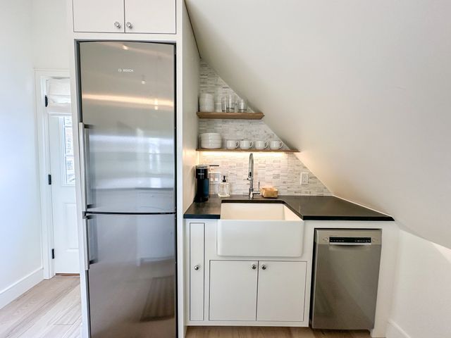 30 Thornley St 3, Boston, MA 02125