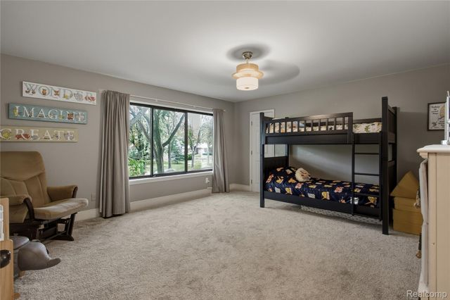 42662 Elizabeth Place, Clinton Charter Township, MI 48038