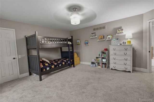 42662 Elizabeth Place, Clinton Charter Township, MI 48038