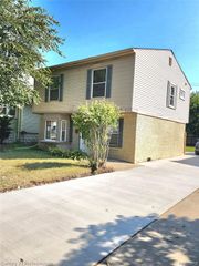 23060 Berdeno Avenue, Hazel Park, MI 48030