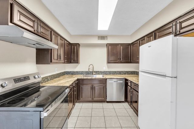3024 Tudor Lane, Irving, TX 75060