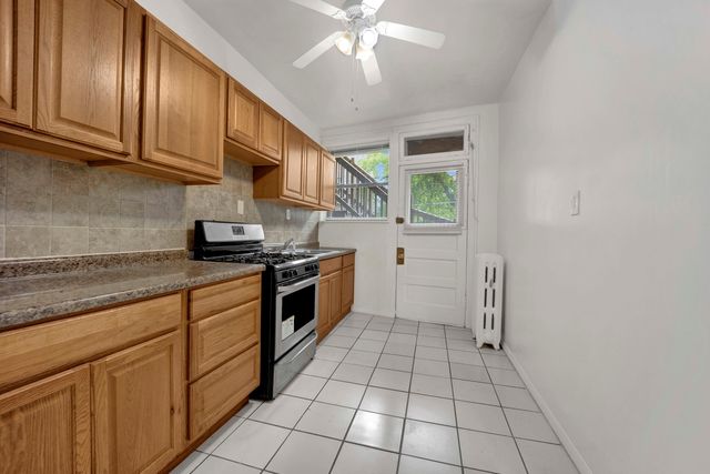 1235 W GREENLEAF Avenue 2N, Chicago, IL 60626