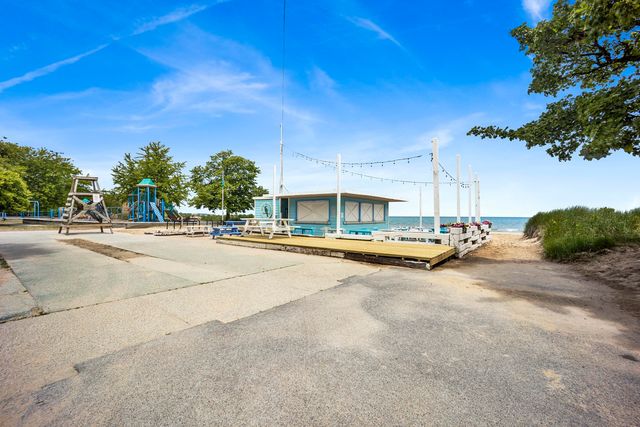 1235 W GREENLEAF Avenue 2N, Chicago, IL 60626