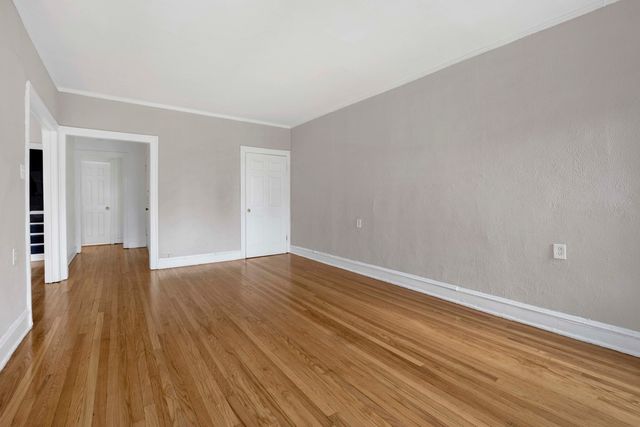 1235 W GREENLEAF Avenue 2N, Chicago, IL 60626