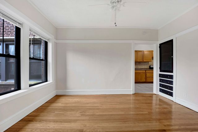 1235 W GREENLEAF Avenue 2N, Chicago, IL 60626