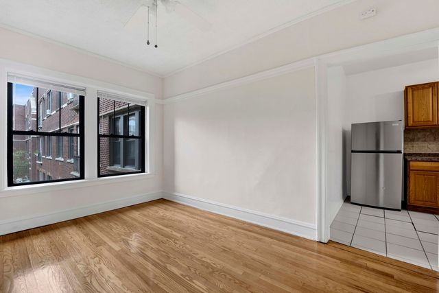 1235 W GREENLEAF Avenue 2N, Chicago, IL 60626