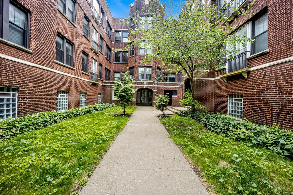 1235 W GREENLEAF Avenue 2N, Chicago, IL 60626