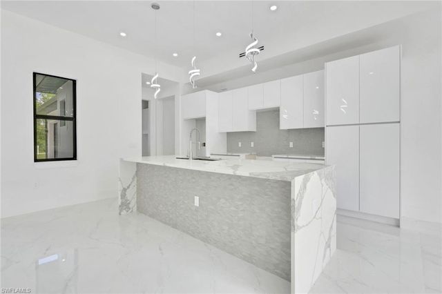 4336 10th AVE SE, Naples, FL 34117