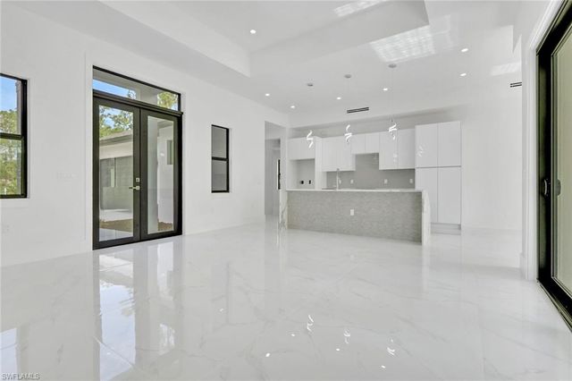 4336 10th AVE SE, Naples, FL 34117