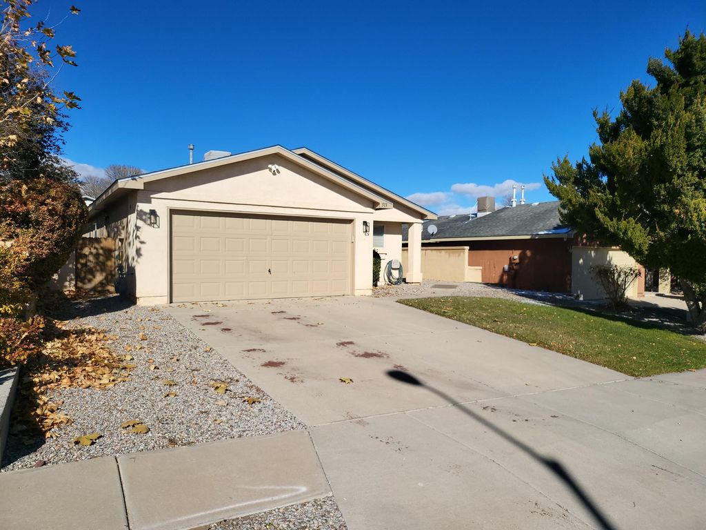 513 Bloomfield Meadows Drive NE, Rio Rancho, NM 87144