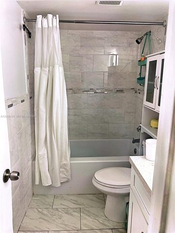 2570 W 67th Place 122, Hialeah, FL 33016