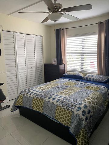 2570 W 67th Place 122, Hialeah, FL 33016