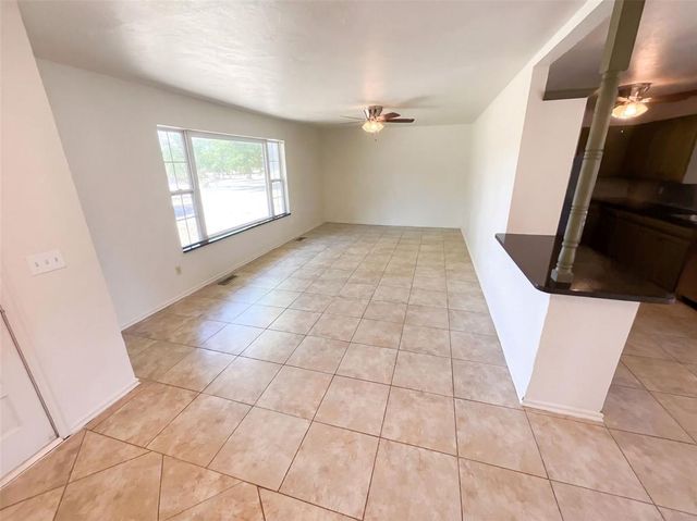 5320 Beverly Drive, Guthrie, OK 73044