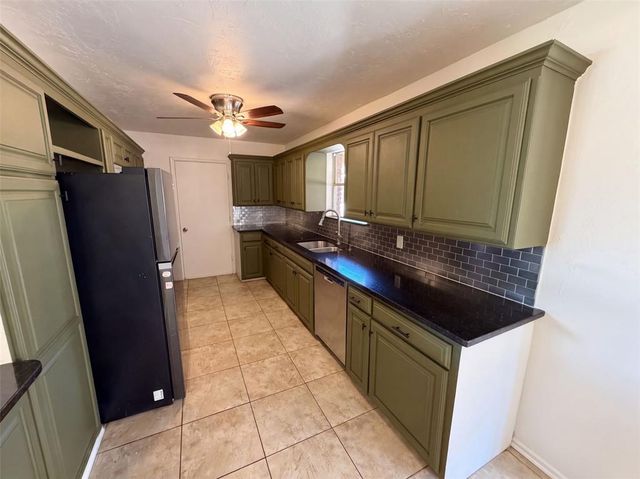 5320 Beverly Drive, Guthrie, OK 73044