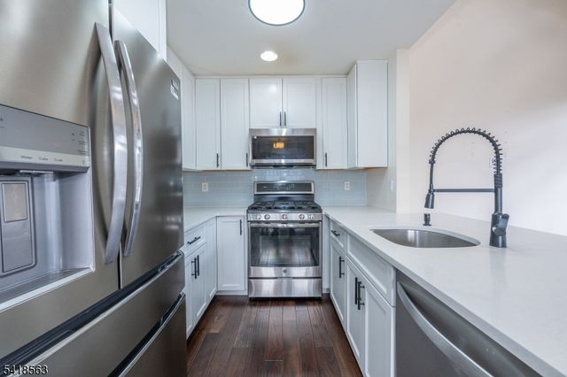 59 Carter Rd, Wanaque Boro, NJ 07420