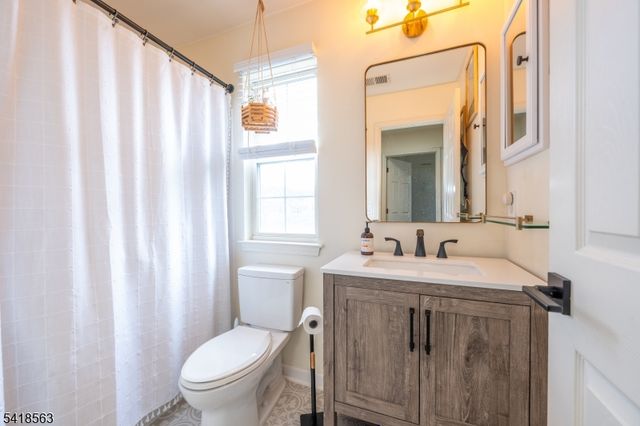 59 Carter Rd, Wanaque Boro, NJ 07420