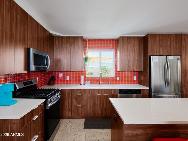 7313 E OAK Street, Scottsdale, AZ 85257