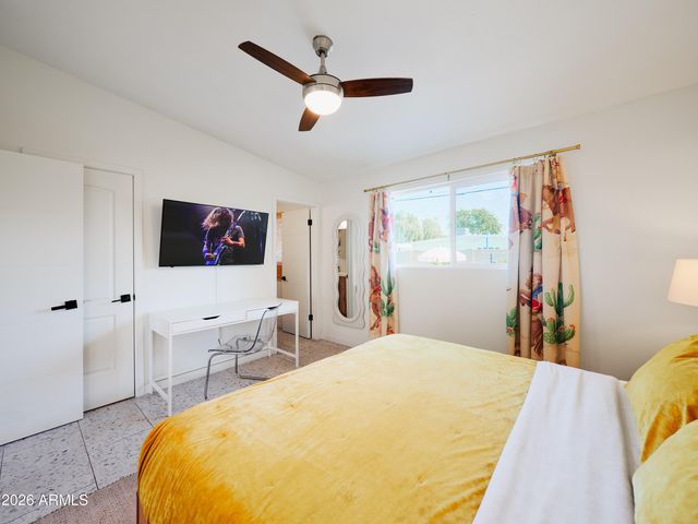 7313 E OAK Street, Scottsdale, AZ 85257