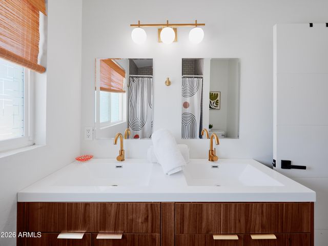 7313 E OAK Street, Scottsdale, AZ 85257