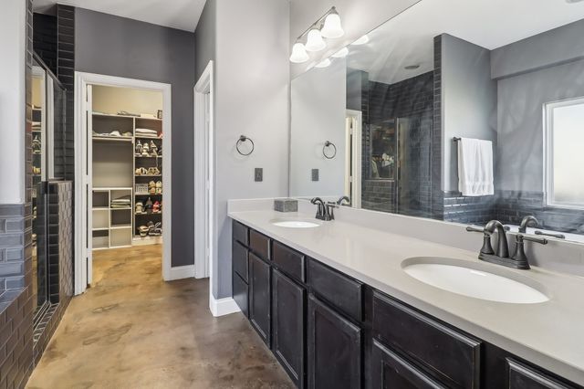 601 N Lancaster Avenue, Dallas, TX 75203