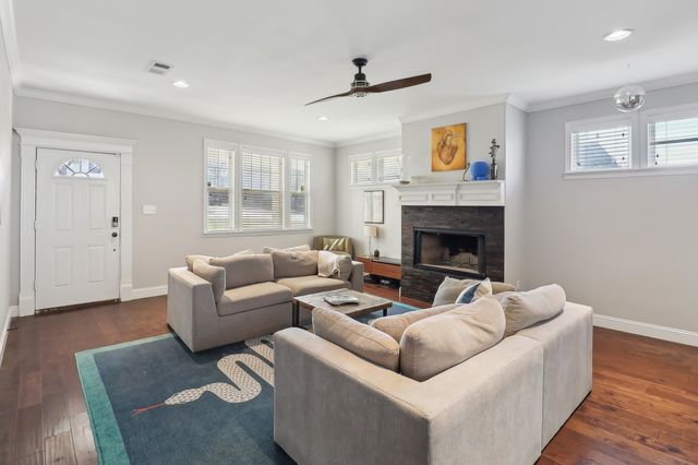 601 N Lancaster Avenue, Dallas, TX 75203