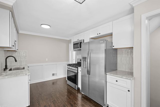 330 Gargantua Ave., Clawson, MI 48017