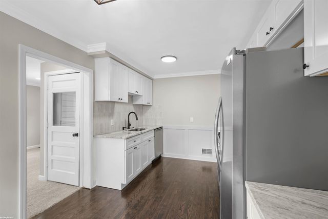 330 Gargantua Ave., Clawson, MI 48017