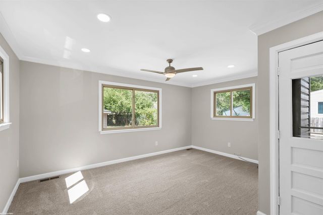 330 Gargantua Ave., Clawson, MI 48017