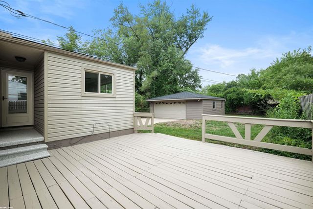 330 Gargantua Ave., Clawson, MI 48017