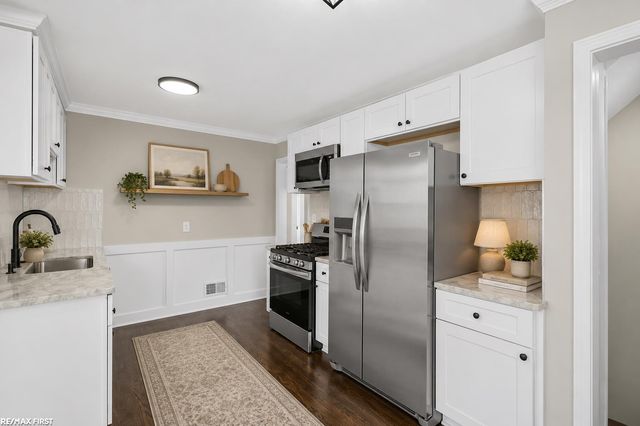 330 Gargantua Ave., Clawson, MI 48017