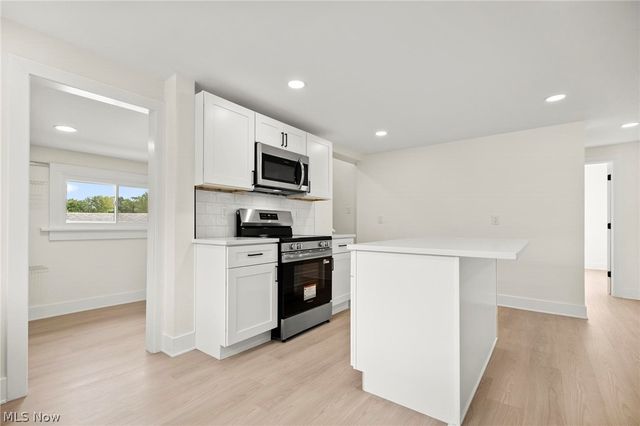 4597 Elyria Avenue, Lorain, OH 44055