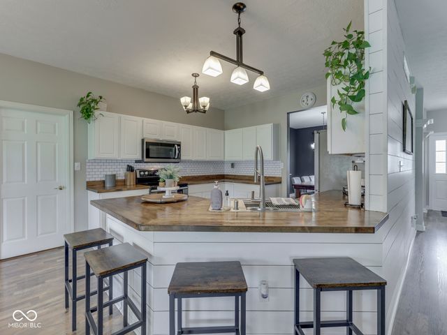 8345 Flat Branch Drive, Indianapolis, IN 46259