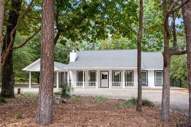 433 Knollwood Lane, Holly Lake Ranch, TX 75765