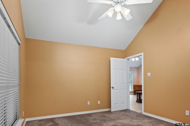 433 Knollwood Lane, Holly Lake Ranch, TX 75765